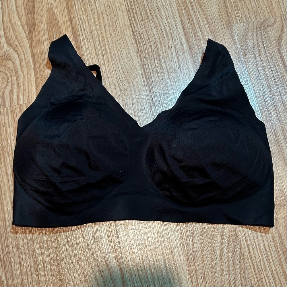 Secret Treaures black‎ wireless wire free bra small